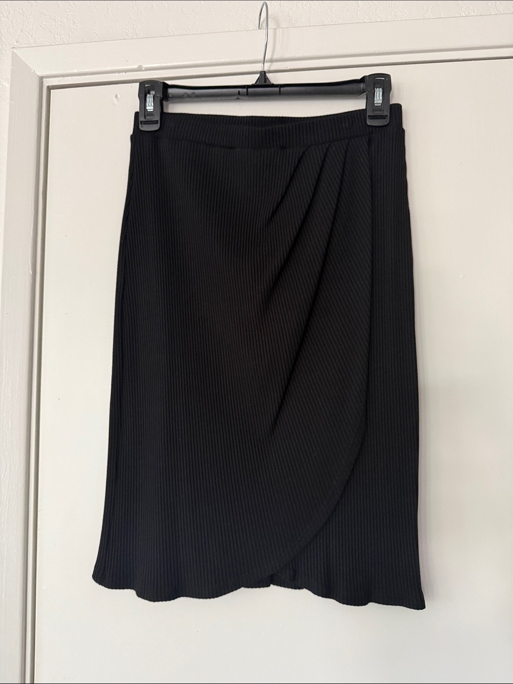 NWT Amour Vert Amethyst Black Ribbed Faux Wrap Skirt